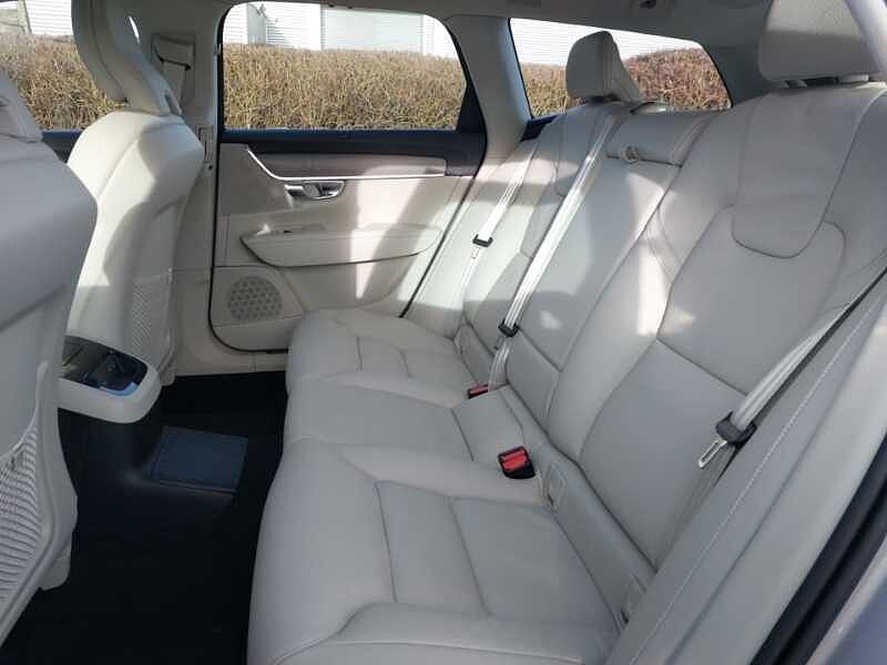 Volvo V90 Plus, T6 AWD Plug-in hybrid, Electric/Petrol, Dark