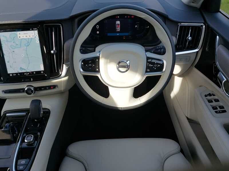 Volvo V90 Plus, T6 AWD Plug-in hybrid, Electric/Petrol, Dark