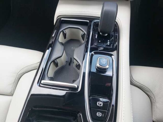 Volvo V90 Plus, T6 AWD Plug-in hybrid, Electric/Petrol, Dark