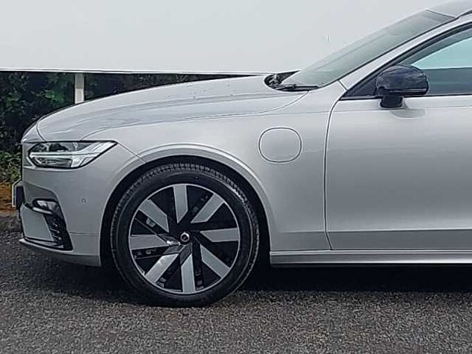 Volvo V90 Plus, T6 AWD Plug-in hybrid, Electric/Petrol, Dark