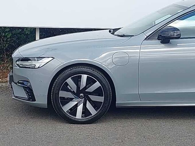 Volvo V90 Plus, T6 AWD Plug-in hybrid, Electric/Petrol, Dark