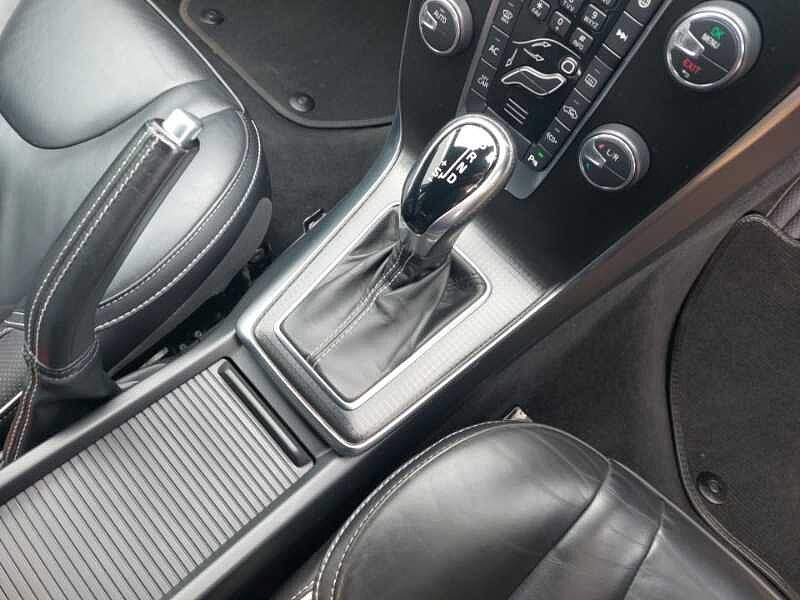 Volvo V40 T3 R-Design Pro Automatic