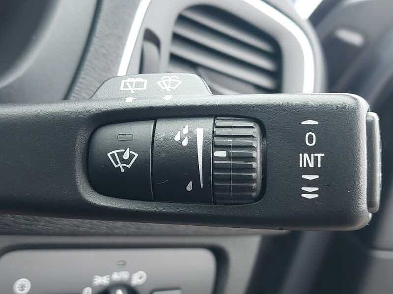 Volvo V40 T3 R-Design Pro Automatic