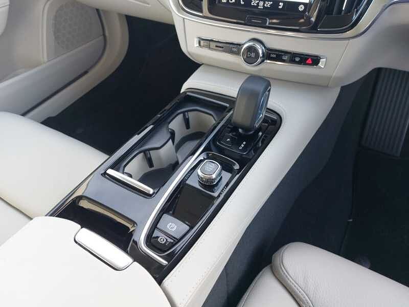 Volvo V90 Plus, T6 AWD Plug-in hybrid, Electric/Petrol, Dark