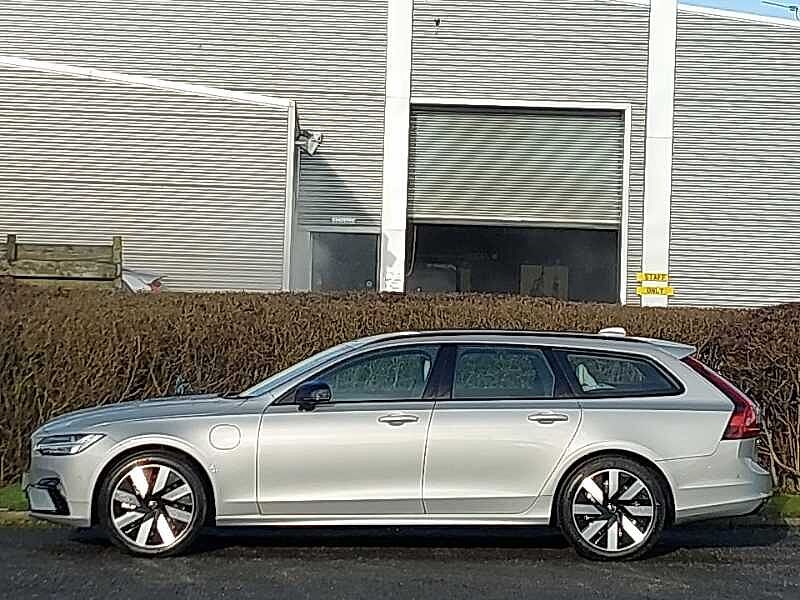 Volvo V90 Plus, T6 AWD Plug-in hybrid, Electric/Petrol, Dark