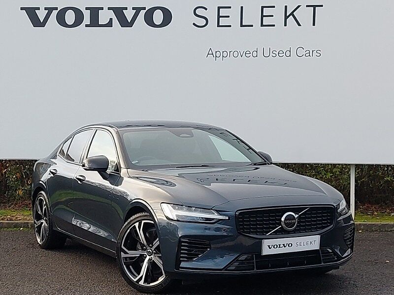 Volvo S60 Recharge Plus, T8 AWD plug-in hybrid, Electric/Petrol, Dark