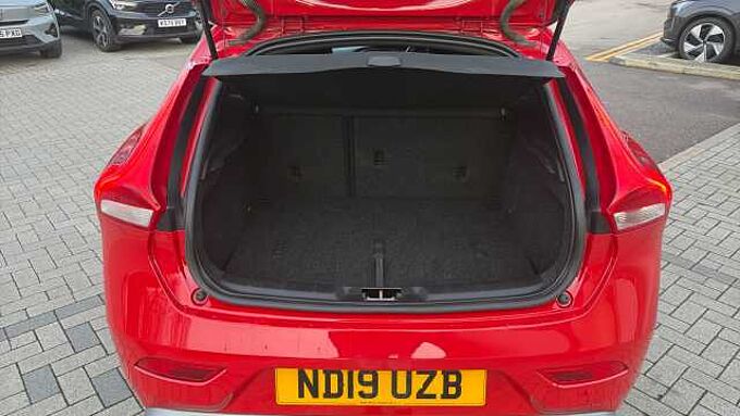 Volvo V40 T3 R-Design Pro Manual