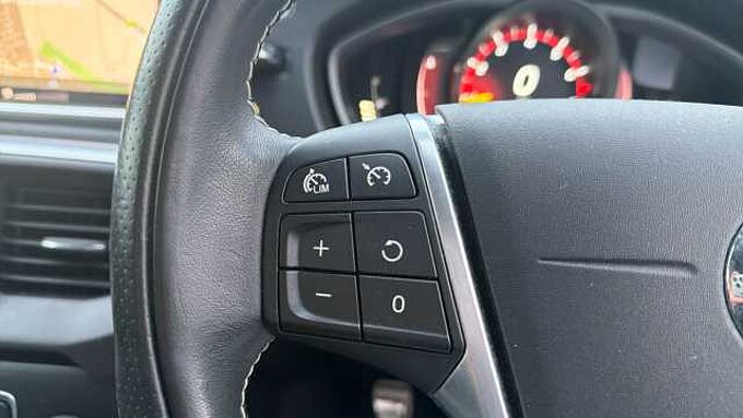 Volvo V40 T3 R-Design Pro Manual