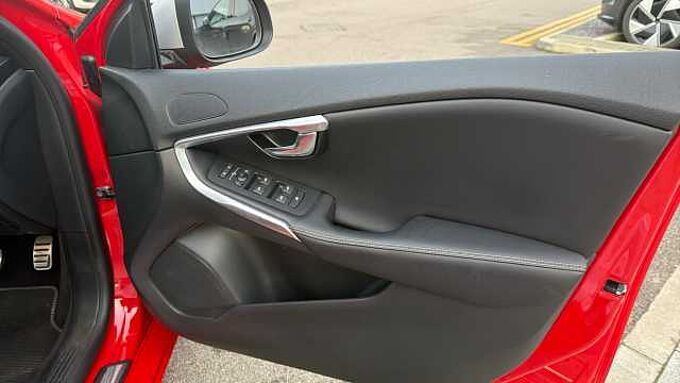 Volvo V40 T3 R-Design Pro Manual