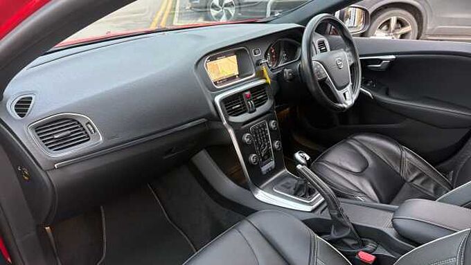 Volvo V40 T3 R-Design Pro Manual