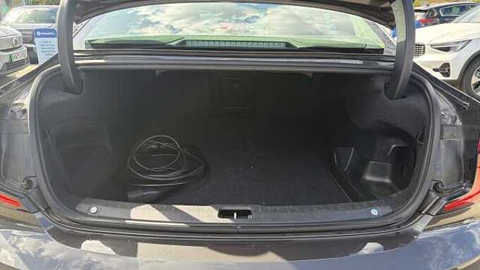 Volvo S90 Recharge Inscription, T8 AWD plug-in hybrid