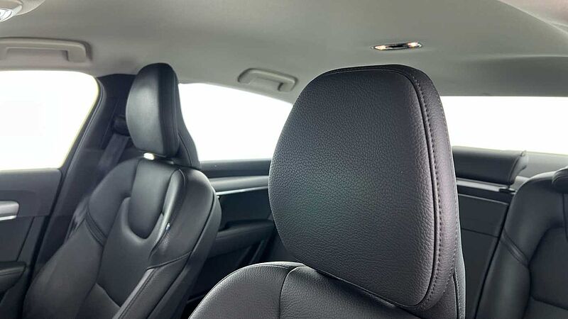Volvo S90 D4 Momentum Plus Automatic
