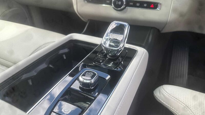 Volvo XC90 Ultra, T8 AWD Plug-in hybrid, Electric/Petrol, Bright, 7 Seats