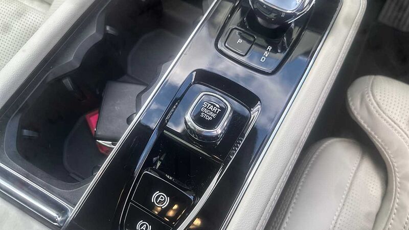 Volvo XC90 Ultra, T8 AWD Plug-in hybrid, Electric/Petrol, Bright, 7 Seats