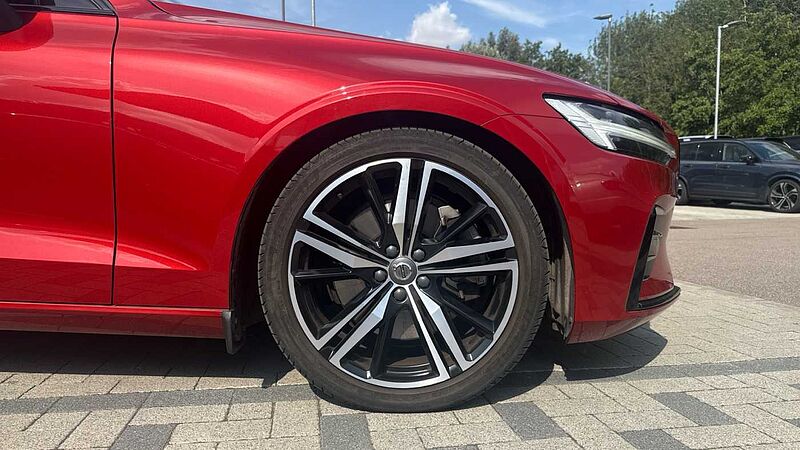 Volvo S60 R-Design, B5 mild hybrid