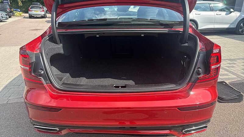 Volvo S60 R-Design, B5 mild hybrid