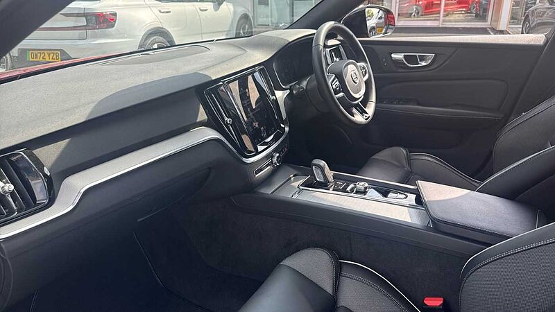 Volvo S60 R-Design, B5 mild hybrid