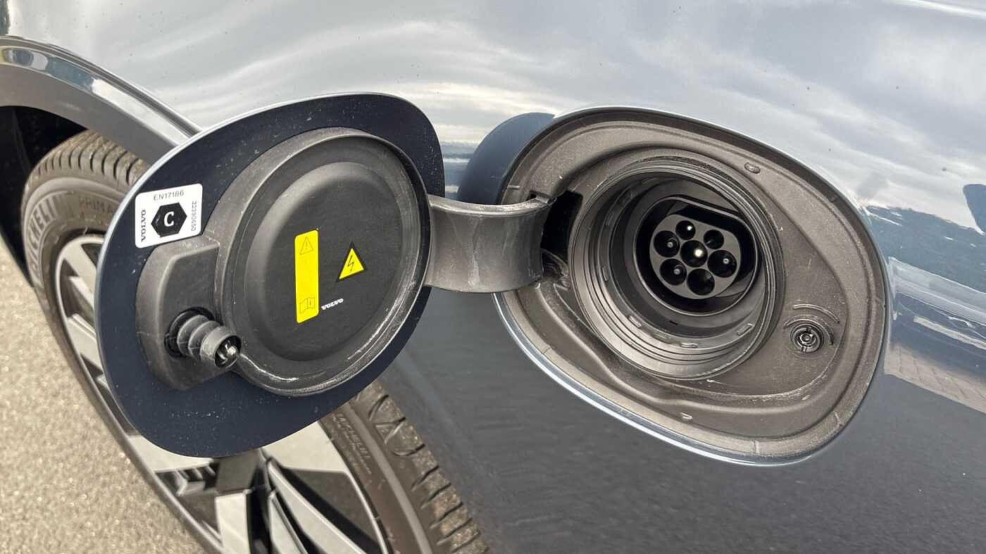 Volvo V90 T6 Recharge Plus AWD (Dark Tints, 360 Camera, Harman Kardon)