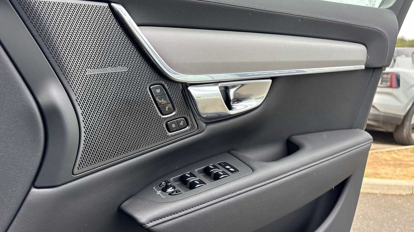 Volvo V90 T6 Recharge Plus AWD (Dark Tints, 360 Camera, Harman Kardon)