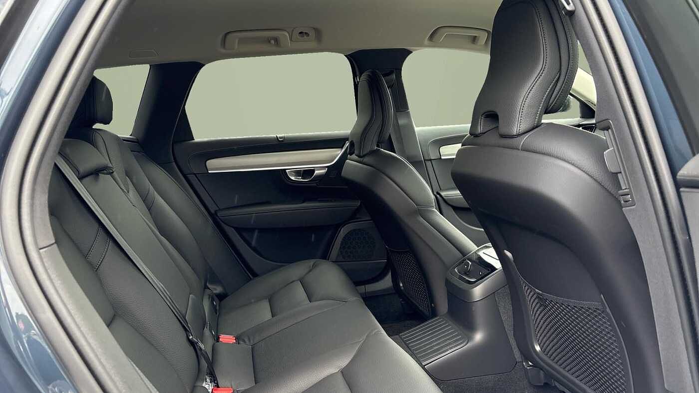 Volvo V90 T6 Recharge Plus AWD (Dark Tints, 360 Camera, Harman Kardon)