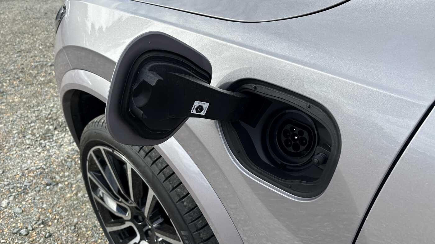 Volvo XC90 Ultra, T8 AWD Plug-in hybrid, Electric/Petrol, Dark, 7 Seats