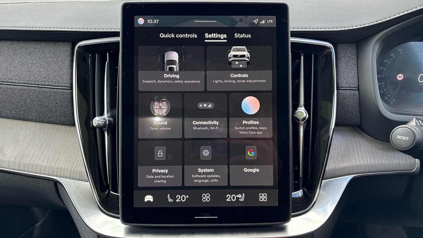 Volvo XC90 Ultra, T8 AWD Plug-in hybrid, Electric/Petrol, Dark, 7 Seats