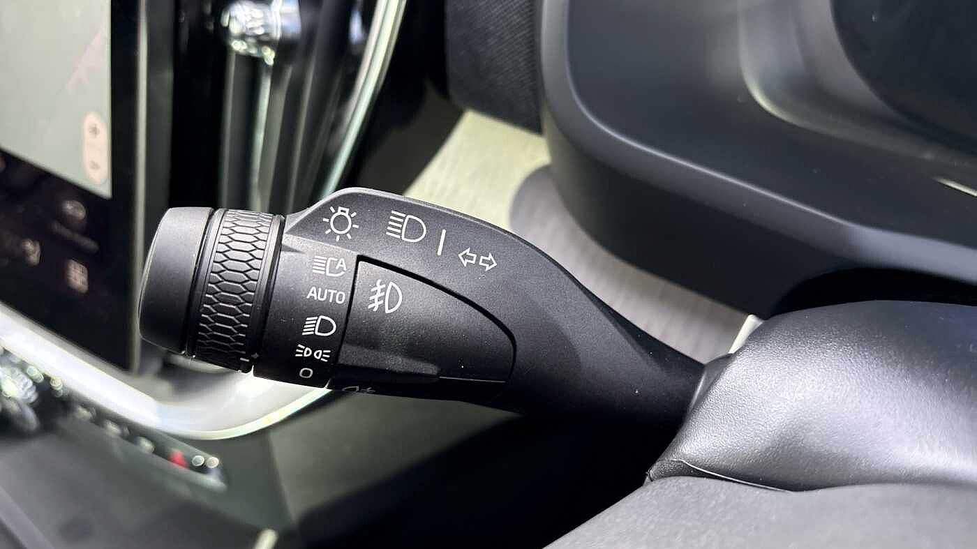 Volvo XC90 Ultra, T8 AWD Plug-in hybrid, Electric/Petrol, Dark, 7 Seats