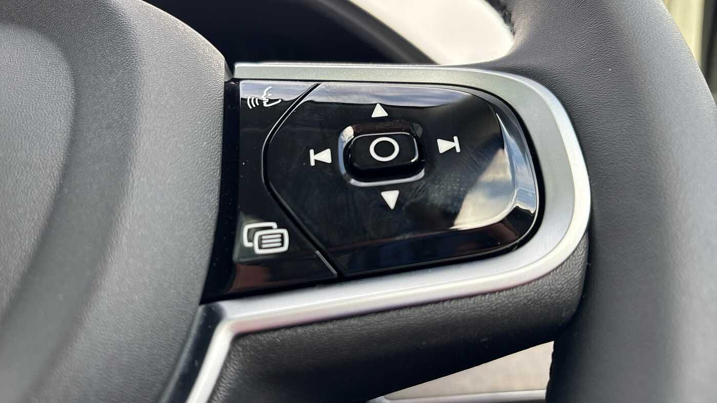 Volvo XC90 Ultra, T8 AWD Plug-in hybrid, Electric/Petrol, Dark, 7 Seats