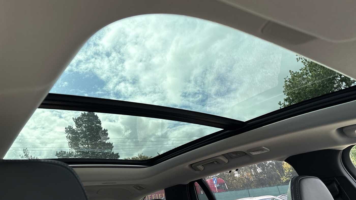 Volvo XC90 Ultra, T8 AWD Plug-in hybrid, Electric/Petrol, Dark, 7 Seats