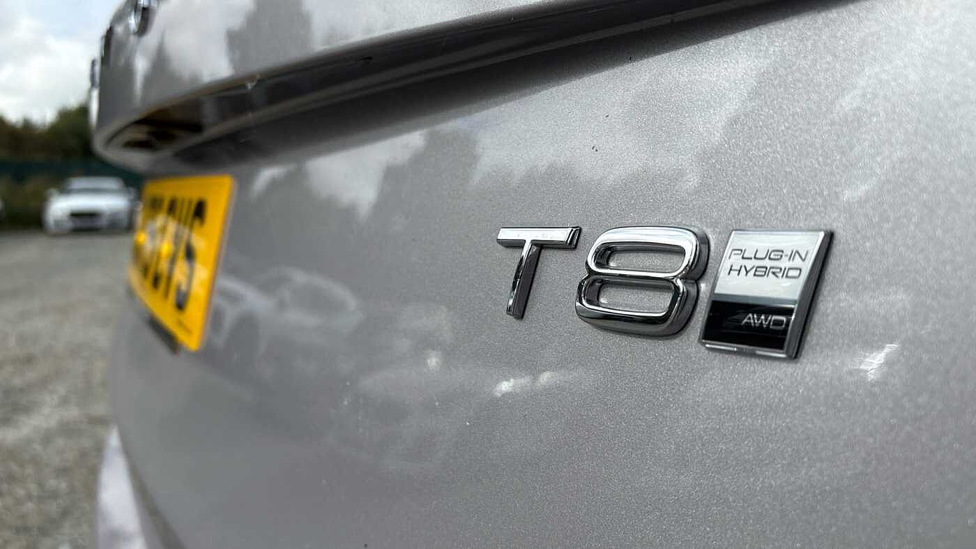 Volvo XC90 Ultra, T8 AWD Plug-in hybrid, Electric/Petrol, Dark, 7 Seats