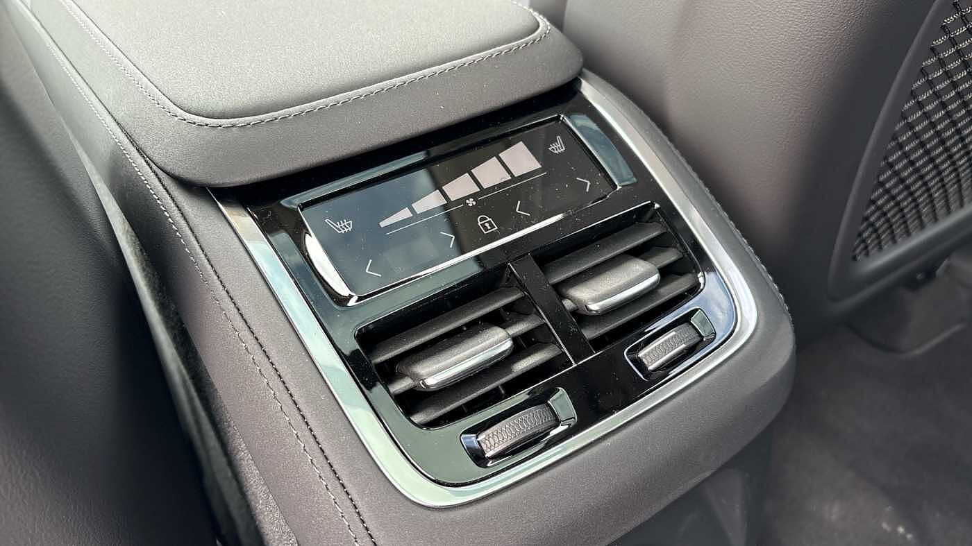 Volvo XC90 Ultra, T8 AWD Plug-in hybrid, Electric/Petrol, Dark, 7 Seats