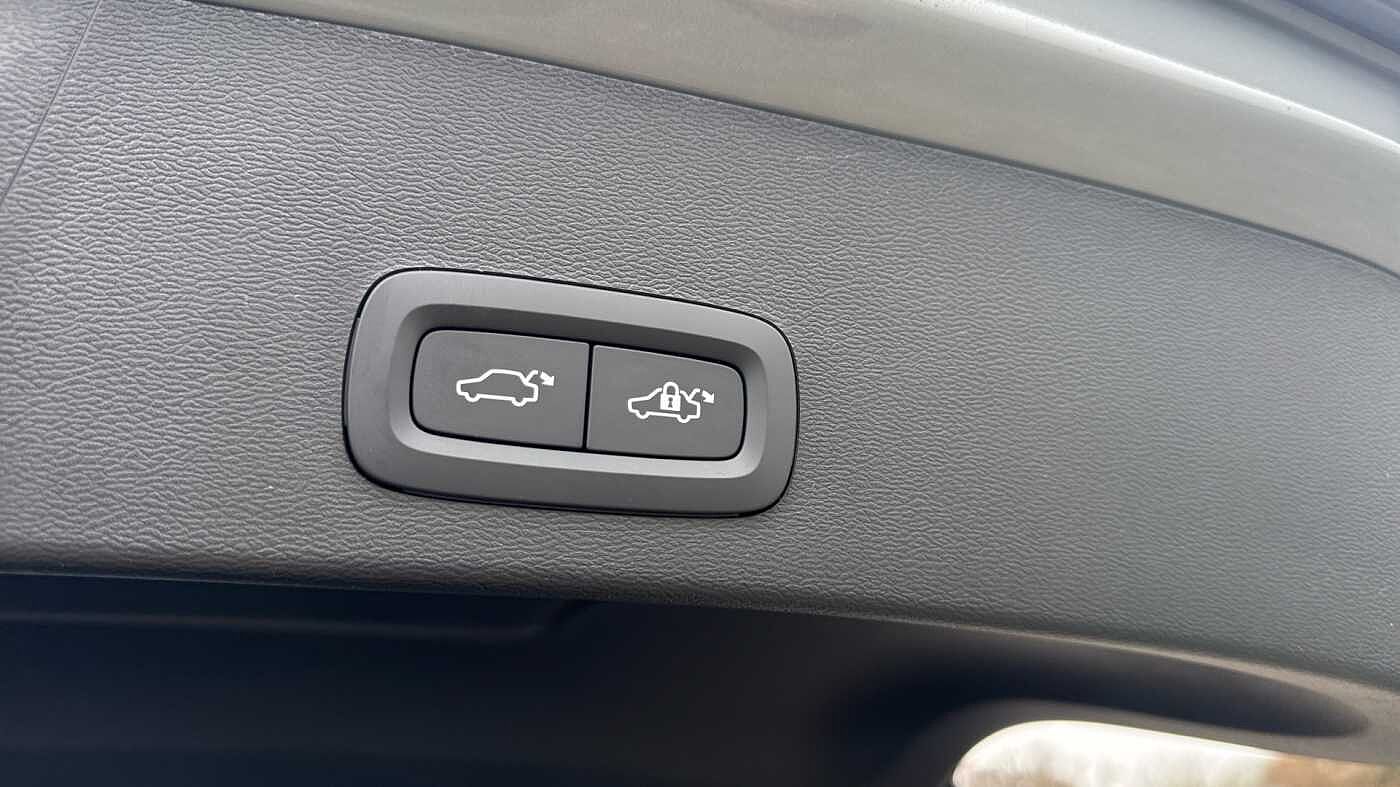 Volvo XC40 Black Edition Ultra, B4 Mild hybrid, Petrol