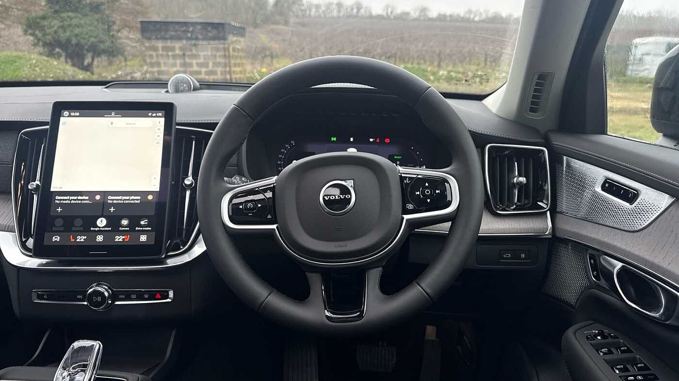 Volvo XC90 Ultra, T8 AWD Plug-in hybrid, Electric/Petrol, Dark, 7 Seats