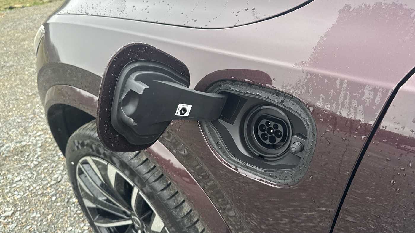 Volvo XC90 Ultra, T8 AWD Plug-in hybrid, Electric/Petrol, Dark, 7 Seats