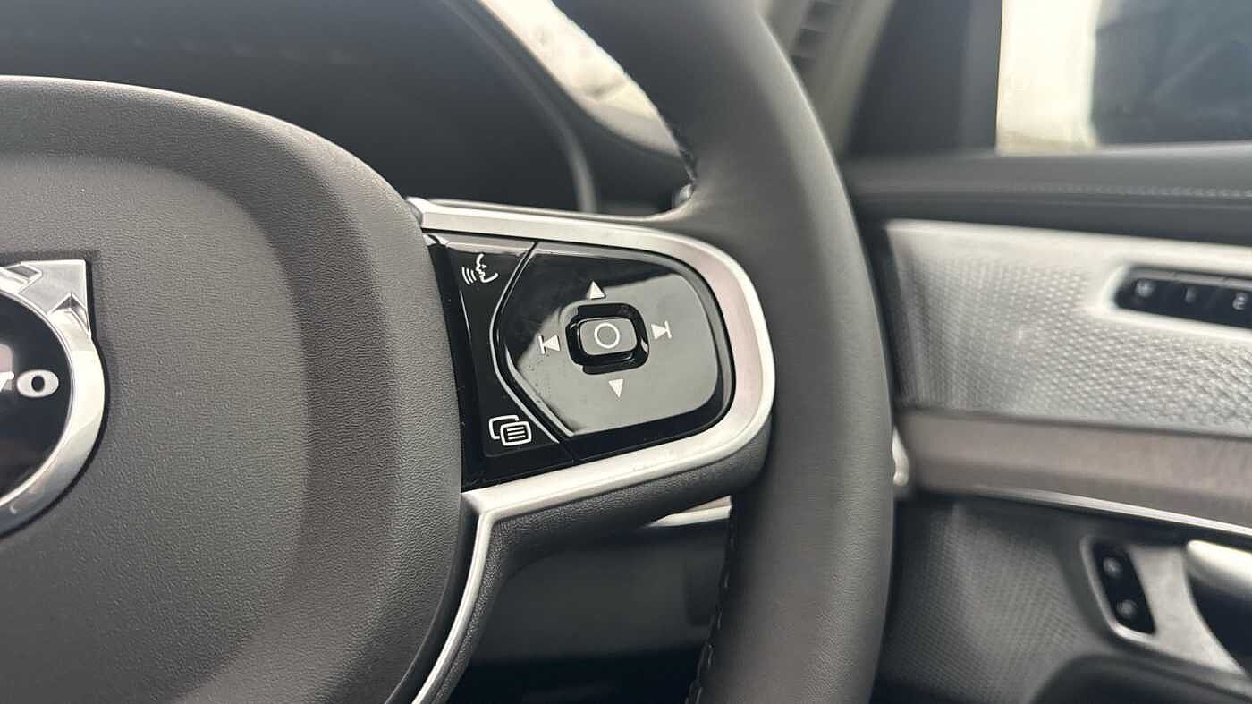 Volvo XC90 Ultra, T8 AWD Plug-in hybrid, Electric/Petrol, Dark, 7 Seats