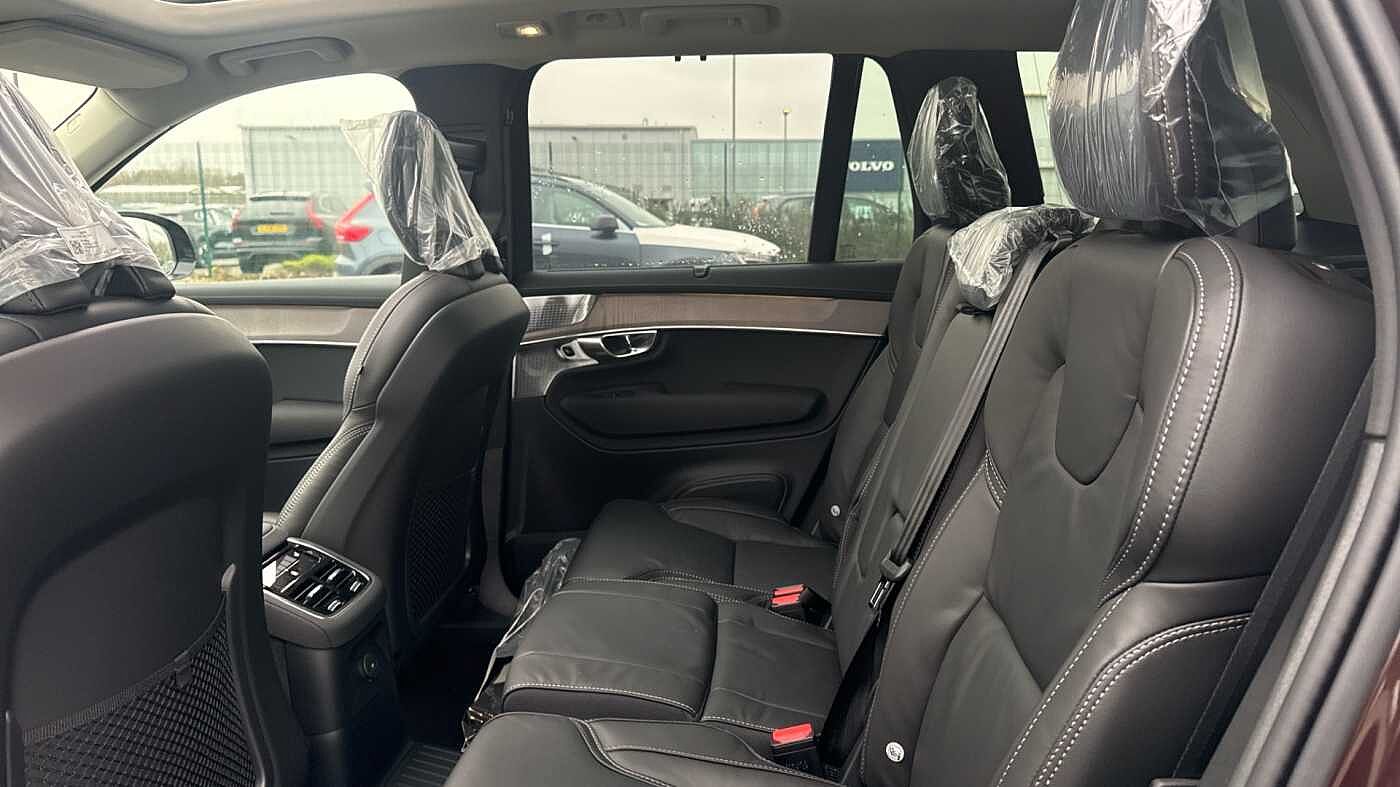 Volvo XC90 Ultra, T8 AWD Plug-in hybrid, Electric/Petrol, Dark, 7 Seats