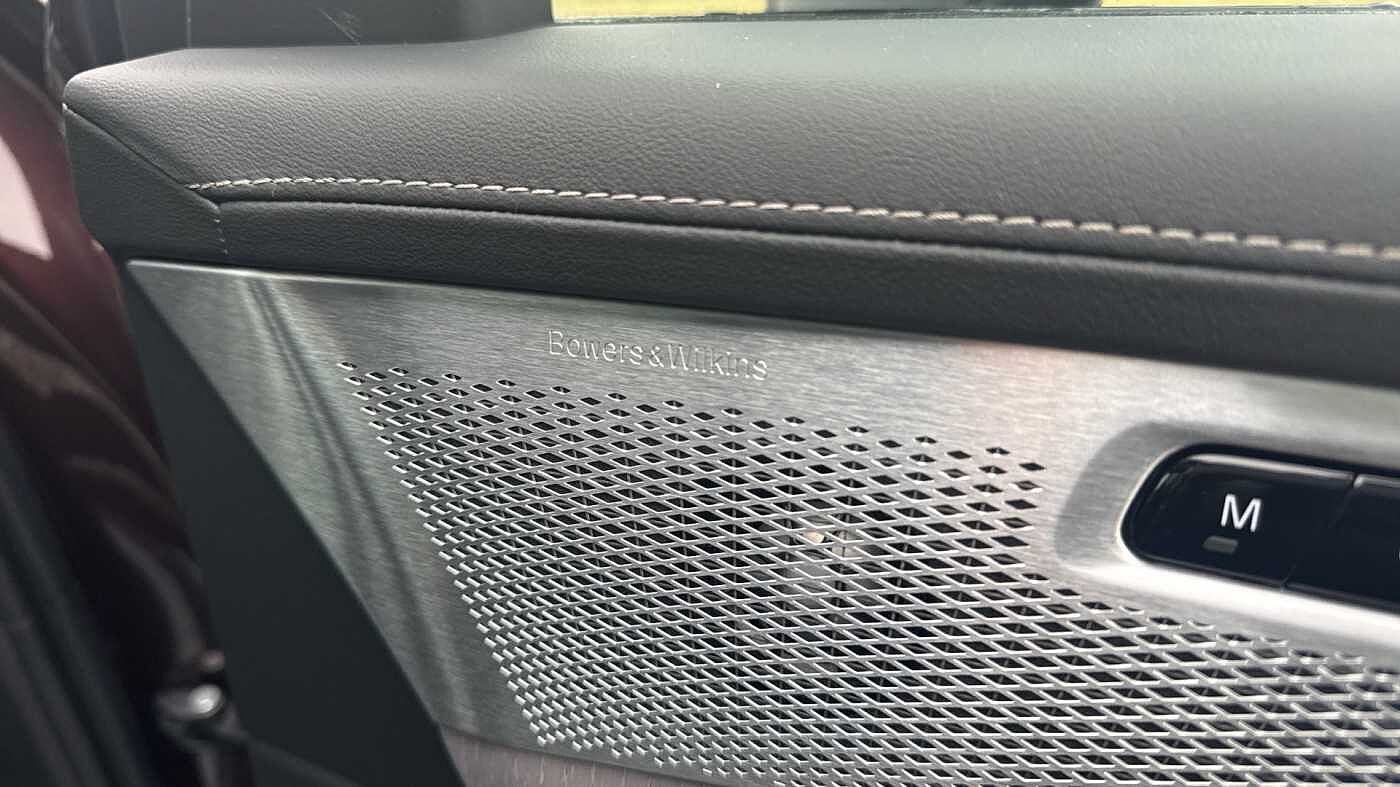 Volvo XC90 Ultra, T8 AWD Plug-in hybrid, Electric/Petrol, Dark, 7 Seats