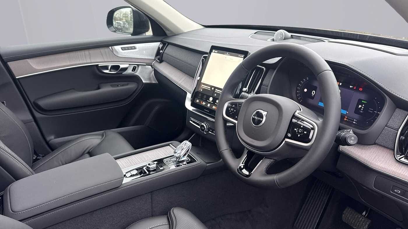 Volvo XC90 Ultra, T8 AWD Plug-in hybrid, Electric/Petrol, Dark, 7 Seats