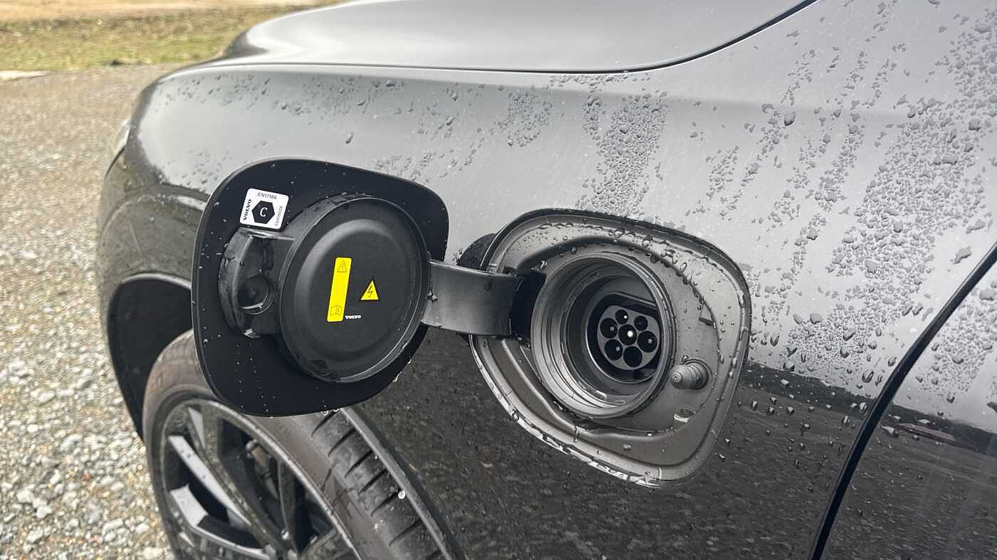 Volvo XC60 Black Edition Ultra, T8 AWD Plug-in hybrid, Electric/Petrol