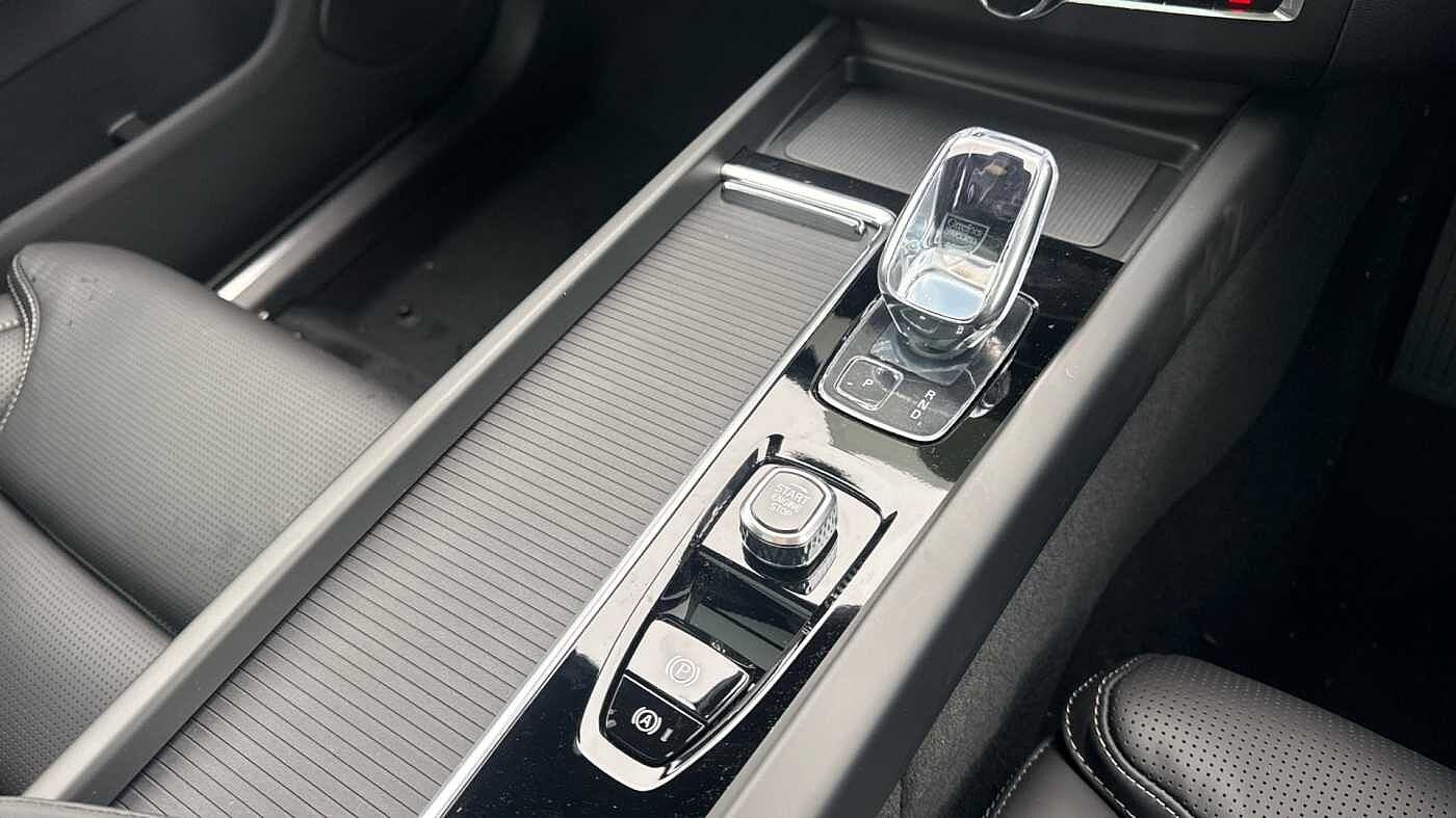 Volvo XC60 Black Edition Ultra, T8 AWD Plug-in hybrid, Electric/Petrol