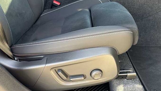 Volvo XC40 Black Edition Ultra, B4 Mild hybrid, Petrol