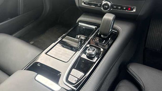 Volvo V90 Plus, T6 AWD Plug-in hybrid, Electric/Petrol, Dark