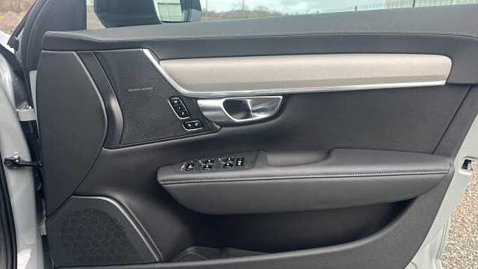 Volvo V90 Plus, T6 AWD Plug-in hybrid, Electric/Petrol, Dark