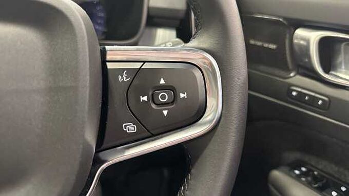 Volvo XC40 Black Edition Ultra, B4 Mild hybrid, Petrol