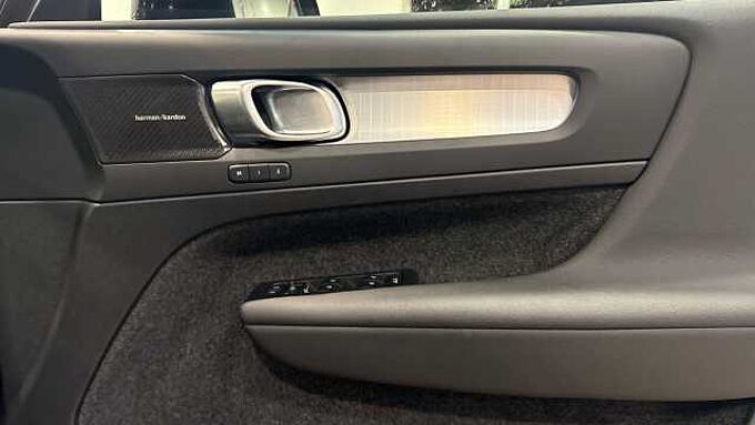 Volvo XC40 Black Edition Ultra, B4 Mild hybrid, Petrol