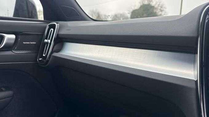 Volvo XC40 Black Edition Ultra, B4 Mild hybrid, Petrol