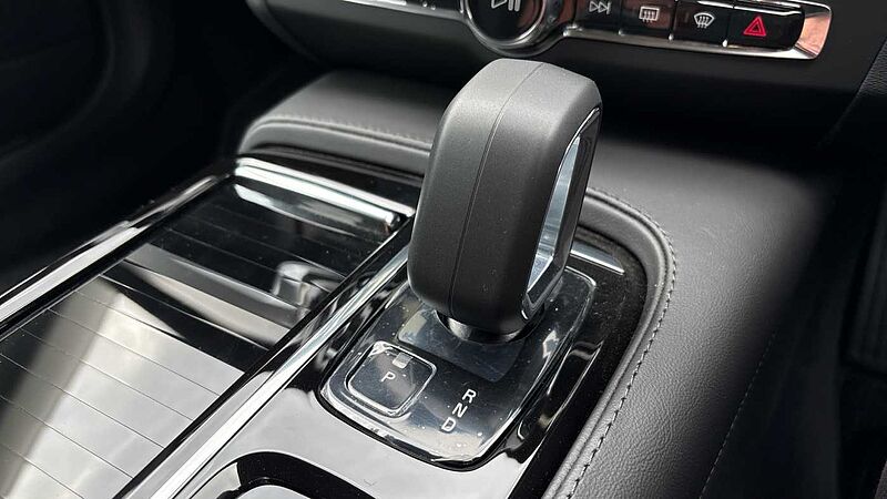 Volvo V90 Plus, T6 AWD Plug-in hybrid, Electric/Petrol, Dark