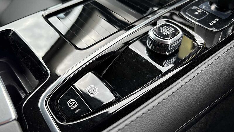 Volvo V90 Plus, T6 AWD Plug-in hybrid, Electric/Petrol, Dark