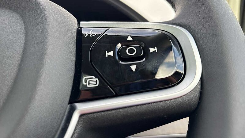 Volvo XC90 Ultra, T8 AWD Plug-in hybrid, Electric/Petrol, Dark, 7 Seats