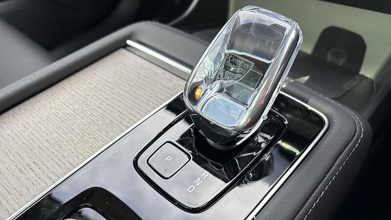 Volvo XC90 Ultra, T8 AWD Plug-in hybrid, Electric/Petrol, Dark, 7 Seats